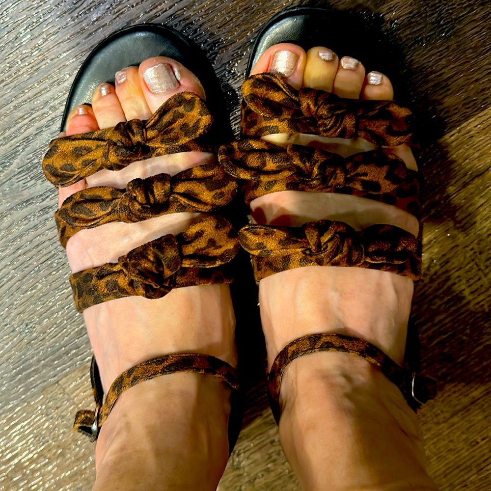 Aerosles Leopard Bow Brand New Sandals